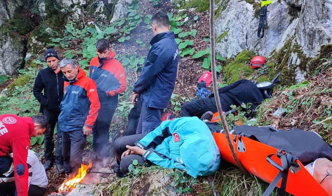 KASTAMONU'DA MADEN ARADIKLARI SIRADA UÇURUMDAN DÜŞEREK YARALANAN İŞÇİ VE ARKADAŞI,