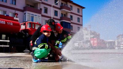 DÜZCE’DE ANAOKULU ÖĞRENCİLERİ İLE ÖZEL EĞİTİM ALAN ÇOCUKLAR İTFAİYE HAFTASI