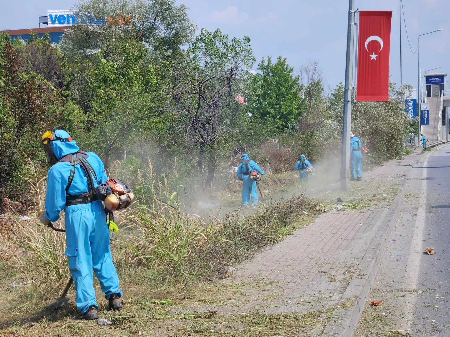 Park ve bahçelerde sonbahar temizliği