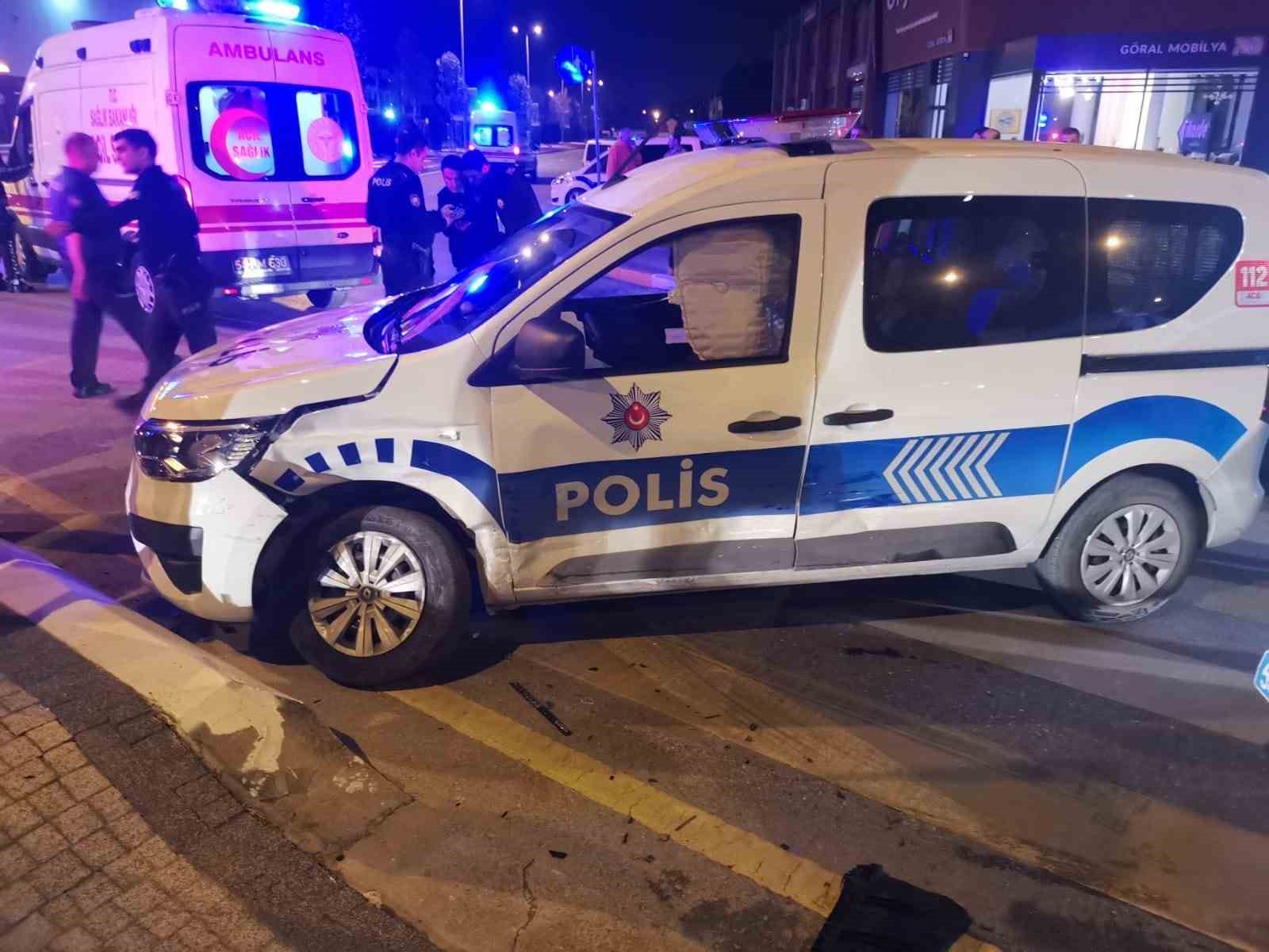 Sakarya’da ‘dur’ ihtarına uymayıp kaçtılar, 4 polisin kazada yaralanmasına sebep oldular