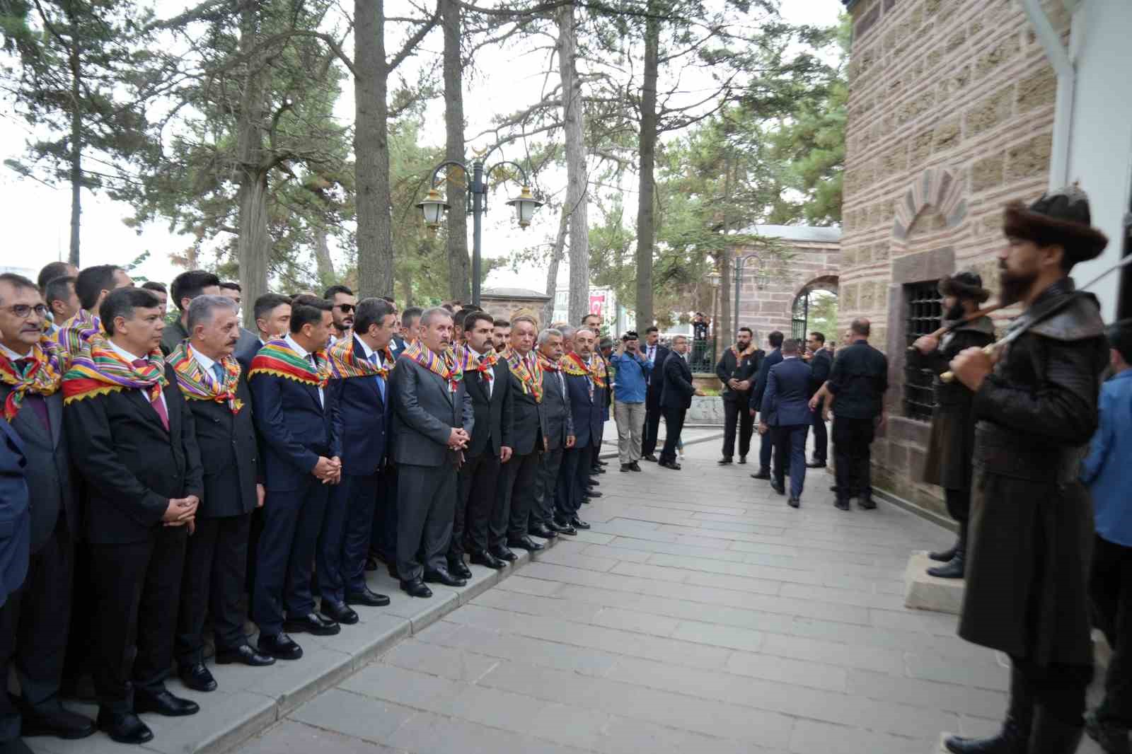 Şenliklerin son gününde Ertuğrul Gazi Türbesi ziyaret edildi