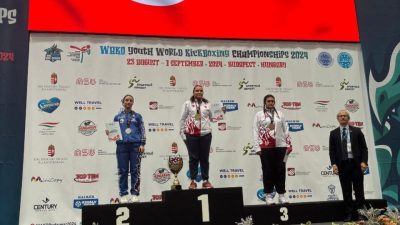 ÇAYIROVA BELEDİYESİ EĞİTİM SPOR KULÜBÜ SPORCUSU SİNEM ERDOĞAN, AY-YILDIZLI FORMAYLA