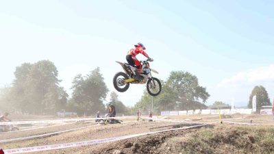 KOCAELİ'DE DÜZENLENEN TÜRKİYE SÜPER ENDURO ŞAMPİYONASI KIYASIYA REKABETE SAHNE OLDU.