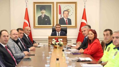 DÜZCE'DE TOPLU ULAŞIM HİZMETLERİNİN DAHA VERİMLİ VE ETKİN HALA GETİRİLMESİ