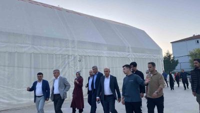 AKÇAKOCA KAYMAKAMI MUSTAFA CAN VE BELEDİYE BAŞKANI FİKRET ALBAYRAK, AKÇAKOCA