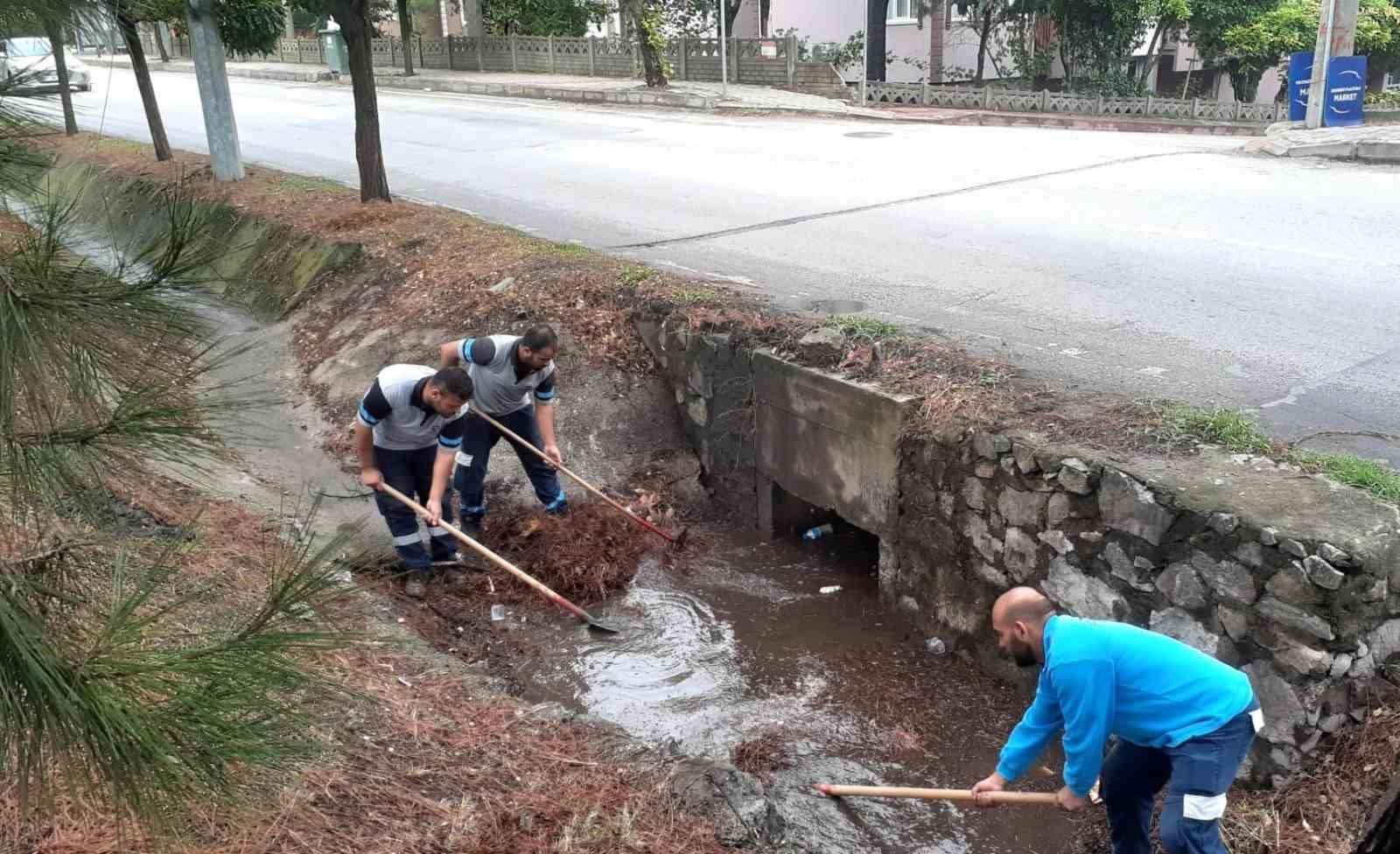 KOCAELİ’DE ANİ BASTIRABİLECEK YAĞIŞLAR SEBEBİYLE SU BASKINLARININ YAŞANMAMASI İÇİN MAZGAL,