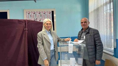 ÇİFTE VATANDAŞLIK SAHİBİ KİŞİLER BULGARİSTAN GENEL SEÇİMLERİ İÇİN SANDIK BAŞINA