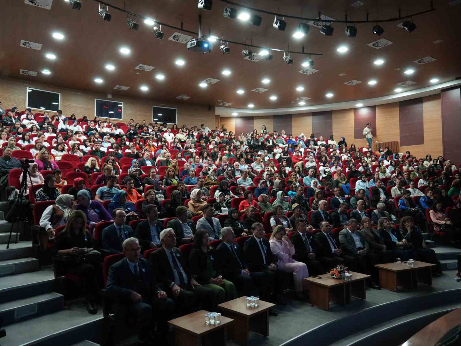 KASTAMONU ÜNİVERSİTESİ TARAFINDAN HAZIRLANAN “GÜÇLÜ ANNE GÜÇLÜ ÖZEL BİREY” PROJESİ