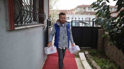 DÜZCE BELEDİYESİ, SOSYAL BELEDİYECİLİK FAALİYETLERİ İLE GÖNÜLLERE DOKUNMAYA DEVAM EDİYOR.