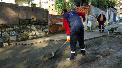 DÜZCE BELEDİYESİ FEN İŞLERİ MÜDÜRLÜĞÜ EKİPLER, ŞEHİR GENELİNDE ÖNCELİĞİNİ YAYALAR