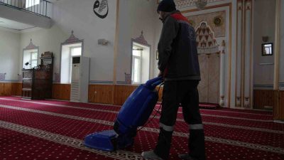 DÜZCE BELEDİYESİ VATANDAŞLARIN İBADETLERİNİ DAHA SAĞLIKLI BİR ORTAMDA GERÇEKLEŞTİREBİLMELERİ İÇİN