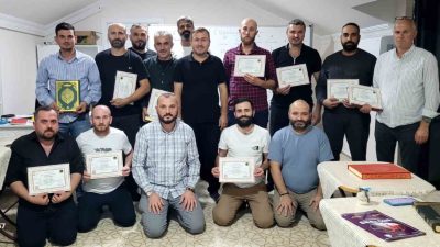 DÜZCE’DE İL MÜFTÜLÜĞÜ ESNAFLARA KUR’AN ÖĞRETMEK İÇİN BAŞLATTIĞI PROJE ÇERÇEVESİNDE