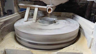 DÜZCE'NİN AKÇAKOCA İLÇESİNDE DERE KENARINDAKİ TARİHİ SU DEĞİRMENİ, YAKLAŞIK 150