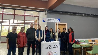 DÜZCE ÜNİVERSİTESİ’NİN AKÇAKOCA YERLEŞKESİNE GELEN ÖĞRENCİLERE, AKÇAKOCA GENÇLİK MERKEZİ TARAFINDAN