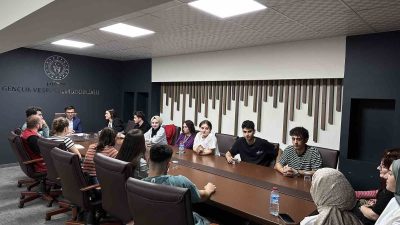 DÜZCE ÜNİVERSİTESİ’NDE ÖĞRENİM GÖREN HEMŞİRELERİN KURDUĞU GENÇ HEMŞİRELER TOPLULUĞU’NUN HAZIRLADIĞI