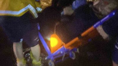 KASTAMONU'NUN BOZKURT İLÇESİNDE SOLUNUM SIKINTISI YAŞAYAN KADIN, SAĞLIK EKİPLERİ TARAFINDAN