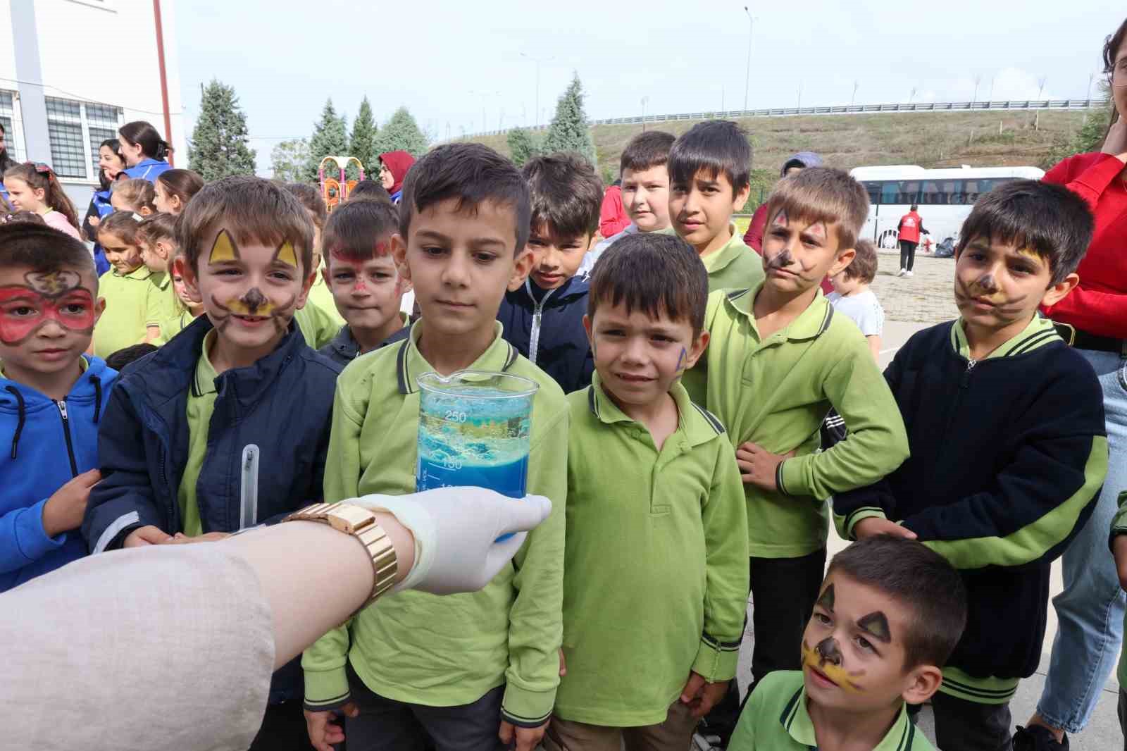 İlkokul öğrencileri bilim etkinliği yaptı