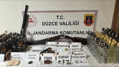 DÜZCE’DE JANDARMA EKİPLERİNCE GERÇEKLEŞTİRİLEN UYUŞTURUCU OPERASYONUNDA 1 ŞÜPHELİ GÖZALTINA ALINDI.