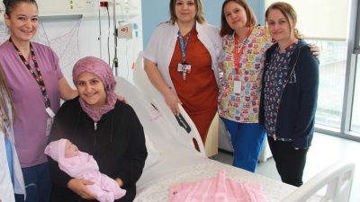 ANNE KARNINDAYKEN 35. HAFTADA KARNINDA KİTLE FARK EDİLEN BEBEK, DOĞDUKTAN