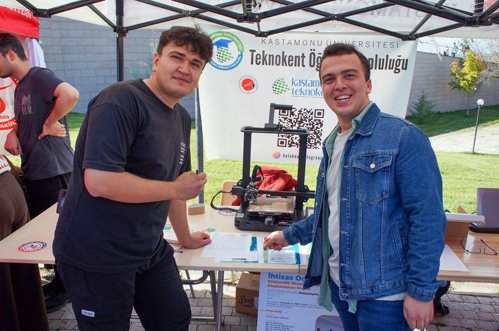 KASTAMONU ÜNİVERSİTESİ TARAFINDAN “ÖĞRENCİ TOPLULUKLARI TANITIM GÜNLERİ” ETKİNLİKLERİ BAŞLADI.