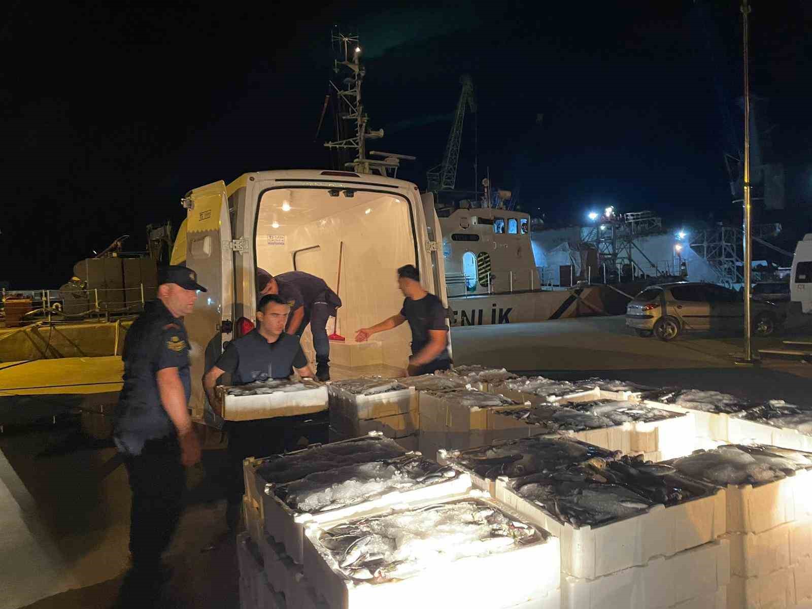 KASTAMONU’NUN İNEBOLU İLÇESİNDE 162 KASA AVLANABİLİR BOYUTTAN KÜÇÜK BALIK ELE
