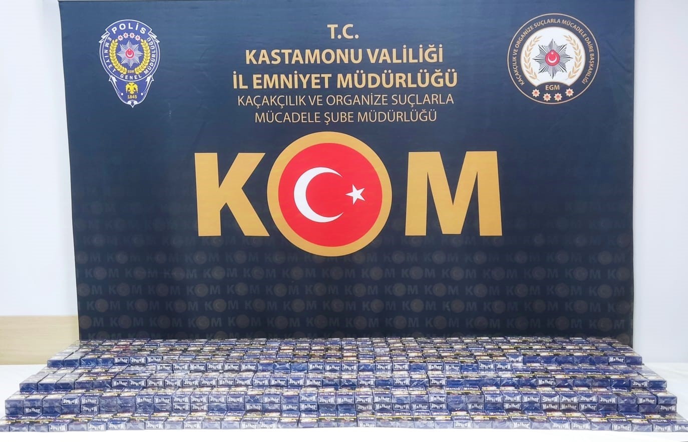 KASTAMONU'DA POLİS EKİPLERİ TARAFINDAN BİR ADRESTE YAPILAN ARAMDA 19 BİN