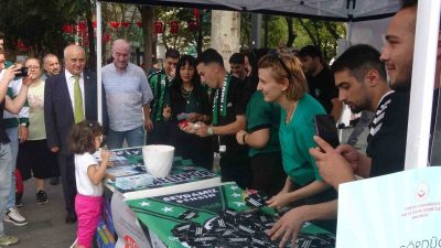 KOCAELİSPOR, DÜNYA KIZ ÇOCUKLARI GÜNÜ'NDE ANLAMLI BİR ETKİNLİK DÜZENLEDİ. KOCAELİSPORLU