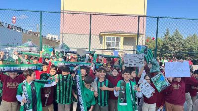 KOCAELİSPORLU FUTBOLCULAR, MESUT CAN TUNALI İLE FURKAN GEDİK ŞEHİT ÖĞRETMEN