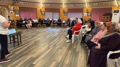 KÖRFEZ'DE "MEME KANSERİ BİLİNÇLENDİRME VE FARKINDALIK AYI" KAPSAMINDA EĞİTİM SEMİNERİ