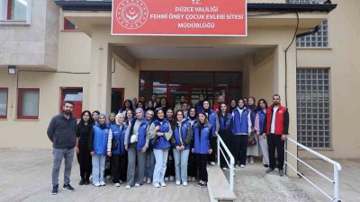 DÜZCE ÜNİVERSİTESİ SOSYAL HİZMET VE TOPLUMSAL DEĞİŞİM TOPLULUĞU ÖĞRENCİLERİ DÜZCE’DE