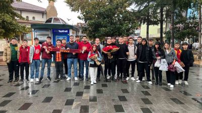 DÜZCE’DE 3 BÜYÜK TARAFTAR GURUPLARI KENT MERKEZİNDE KADINA ŞİDDETE ‘HAYIR’