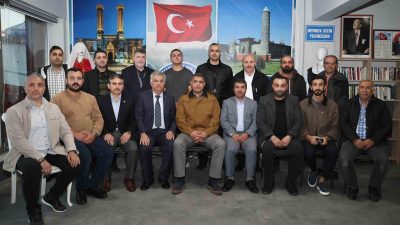 DÜZCE VALİSİ SELÇUK ASLAN, ERZURUMLULAR DERNEĞİNİ ZİYARET ETTİ. FAHRİ HEMŞERİLİK