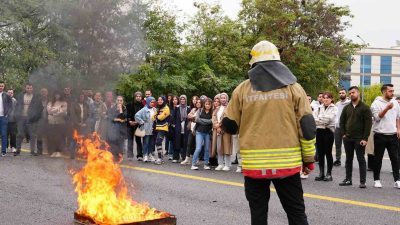 DÜZCE BELEDİYESİ İTFAİYESİ, SAĞLIK KURUMLARINDA YANGIN GÜVENLİĞİ KONUSUNDA FARKINDALIĞI ARTIRMAK