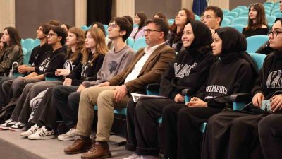 DÜZCE GENÇLİK VE SPOR İL MÜDÜRÜ İSA YAZICI, LİSELİ ÖĞRENCİLERLE