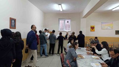 DÜZCE’DE OKULLARDA BULUNAN YEMEKHANE VE KANTİNLERDE DENETİMLER YAPILDI.