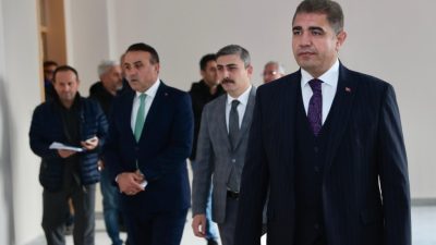 DÜZCE VALİSİ SELÇUK ASLAN, YIKIM KARARI SONRASINDA DÜZCE İL ÖZEL