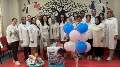 DÜZCE’NİN AKÇAKOCA İLÇESİ’NDE SAĞLIKLI HAYAT MERKEZİNDE GEBE BİLGİLENDİRME DERSLİĞİ AÇILDI.