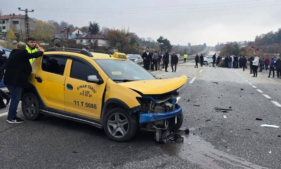 Anne ve kızın hayatını kaybettiği kazaya karışan taksi sürücüsü tutuklandı