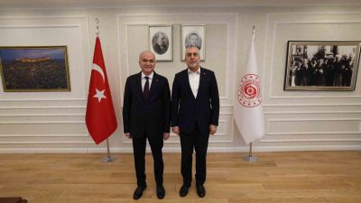 DÜZCE BELEDİYE BAŞKANI DR. FARUK ÖZLÜ, YEREL YÖNETİMLERİN VERGİ VE