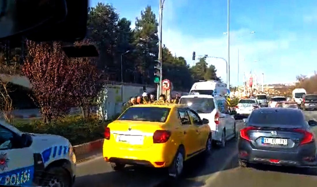 BİLECİK'TE MEYDANA GELEN TRAFİK KAZASINDA 2 KİŞİ YARALANDI