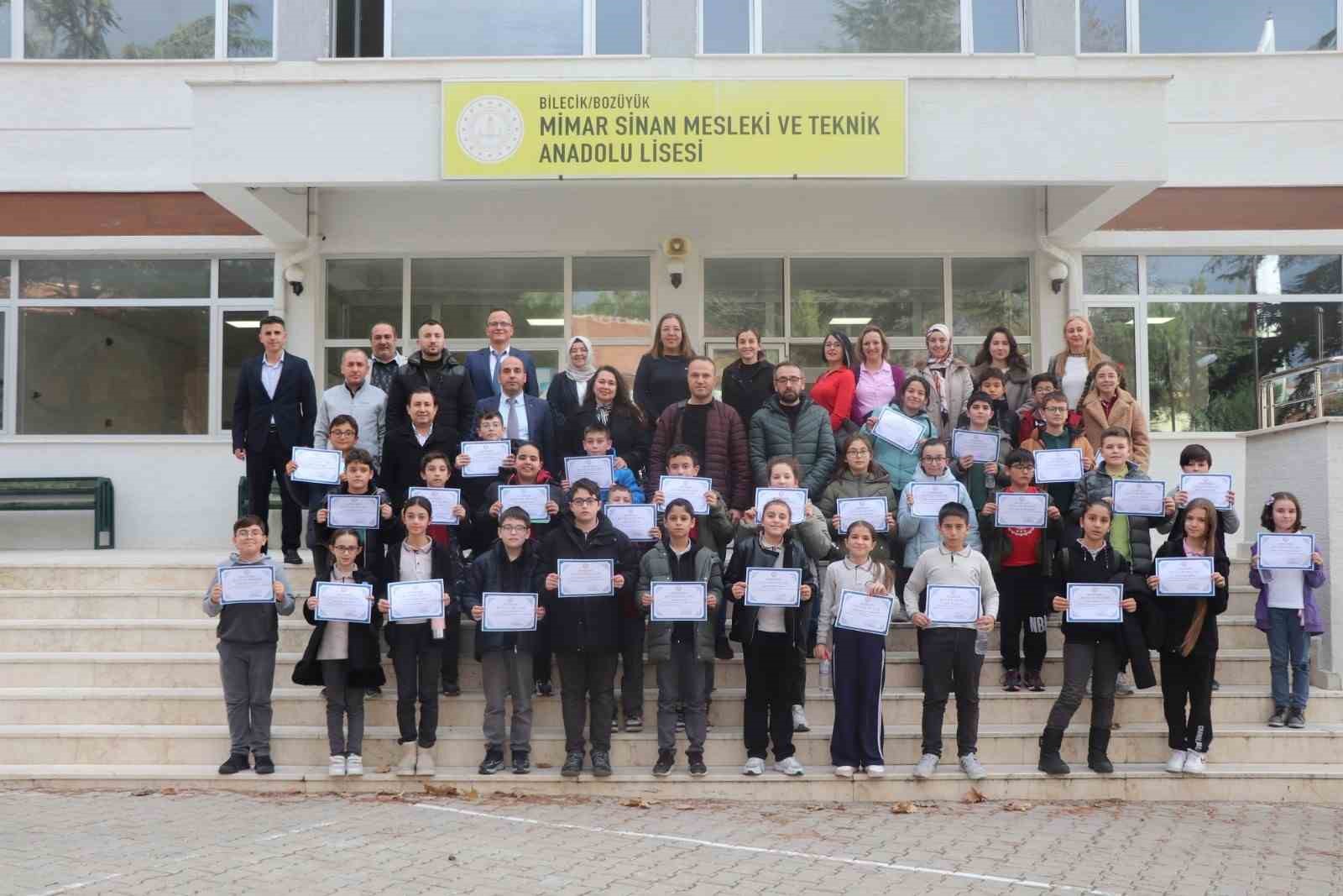 Bozüyük’te “Bilişimin Yıldızları Bilgi Yarışması” çevrimiçi olarak yapıldı