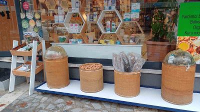 DÜZCE MERKEZ'DE İLGİNÇ VE GÜLÜMSETEN BİR OLAY YAŞANDI.