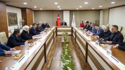 DÜZCE BELEDİYE BAŞKANI DR. FARUK ÖZLÜ, İLÇE BELEDİYE BAŞKANLARI İLE