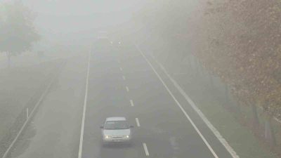 DÜZCE’DE ETKİLİ OLAN SİS SEBEBİ İLE GÖRÜL MESAFESİ DÜŞERKEN, DÜZCELİLER