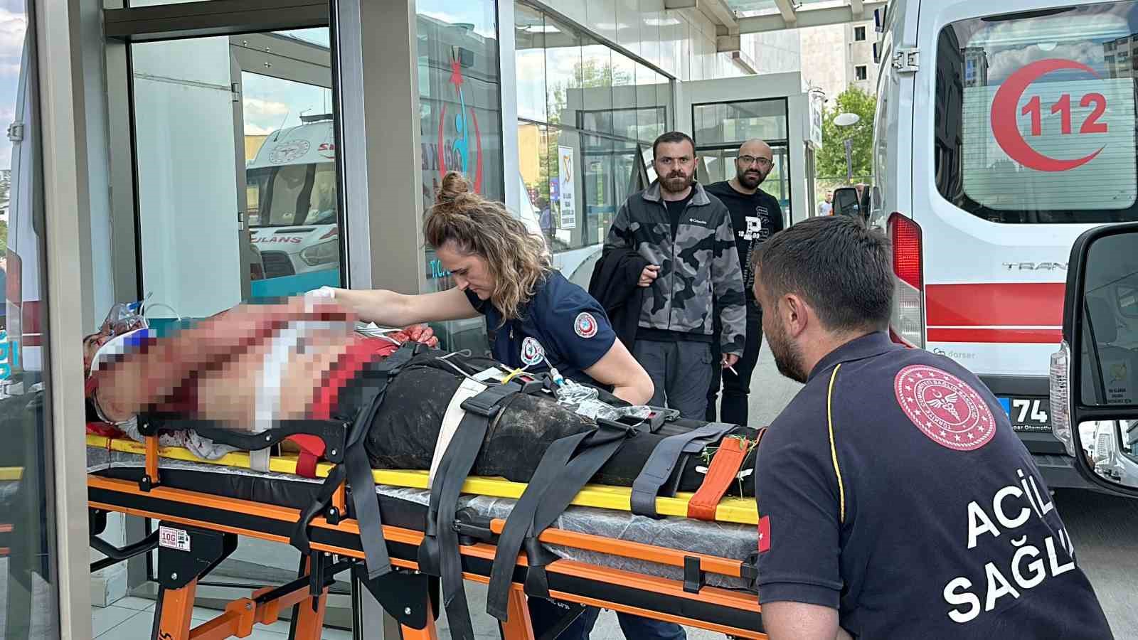 KASTAMONU’DA UYUŞTURUCU SATMASINI İSTEDİĞİ EV ARKADAŞINI ÇIKAN TARTIŞMA SONRASINDA ÖNCE