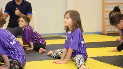 GEBZE BELEDİYESİ KIŞ SPOR OKULLARI'NDA BİN 600 ÖĞRENCİ BOŞ ZAMANLARINI