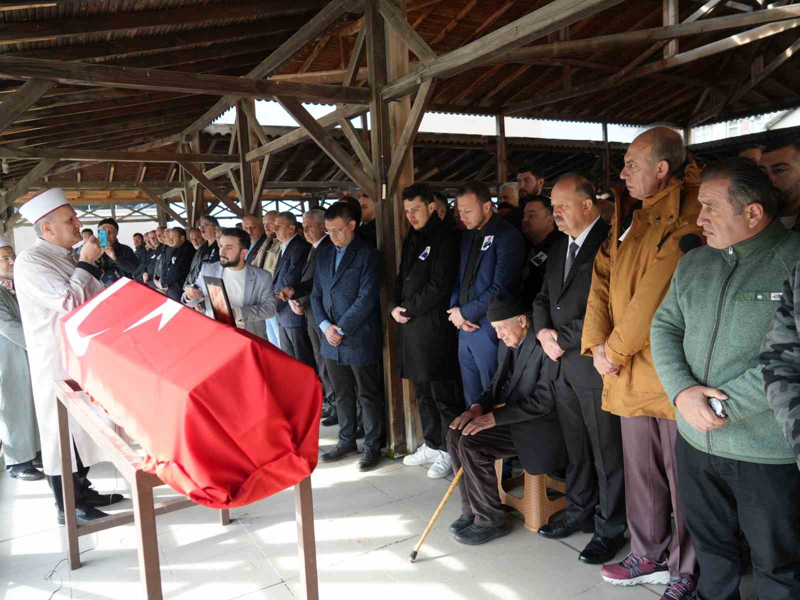 KASTAMONU’NUN AZDAVAY İLÇESİNDE SUĞLA YAYLASINDA GÖLETTE CENAZESİNE ULAŞILAN ESKİ BELEDİYE