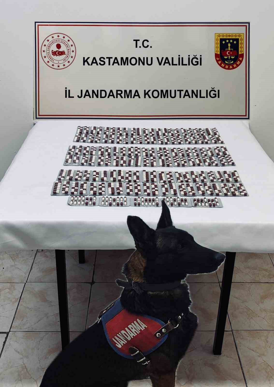 KASTAMONU İL JANDARMA KOMUTANLIĞI EKİPLERİNCE BİR ŞAHSIN ARAÇ VE ÜST