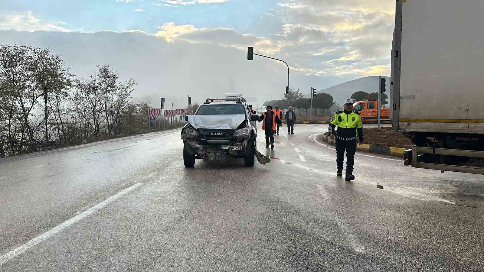 KASTAMONU-İSTANBUL KARAYOLU KURUBENZİNLİK KAVŞAĞINDA YER YER YOĞUN SİSİNDE ETKİLİ OLDUĞU