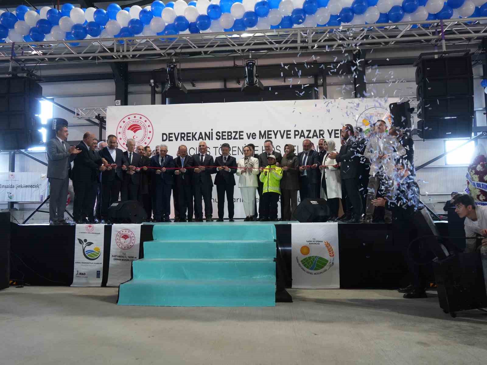 DEVREKANİ KAPALI PAZARYERİ TÖRENLE AÇILDI.